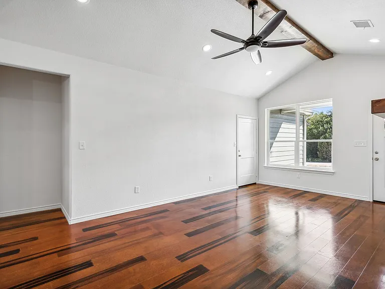 5726 Barkridge Dr — Photo 12