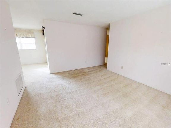 3rd image of 931 Marquette Ct