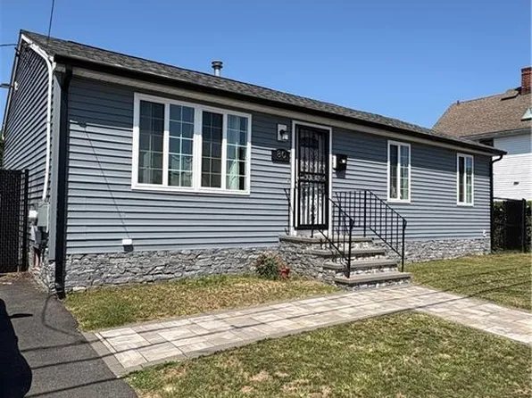 80 Standish Ave, Cranston, RI 02920
