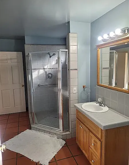 17205 Oak Rd #B — Photo 11