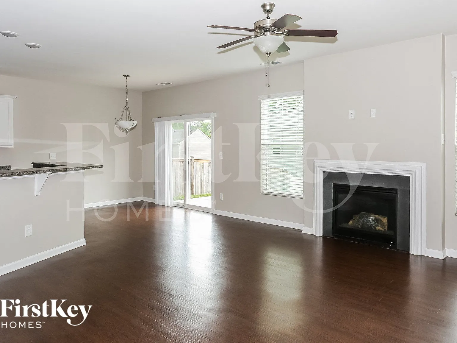 4 bed, 2.5 bath, 2142 sqft, $2,600 — Photo 4