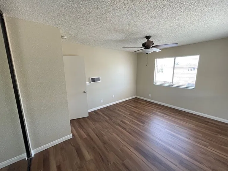 140 Cedar Ave — Photo 12