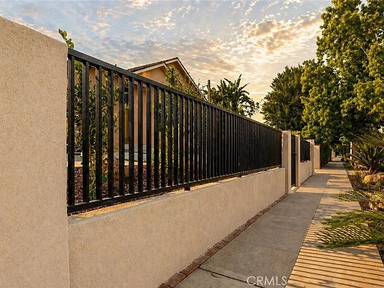 4819 Genesta — Photo 7