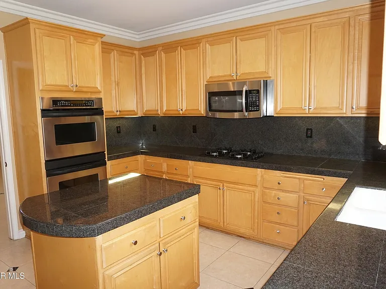 2033 Yellowthroat Pl — Photo 6
