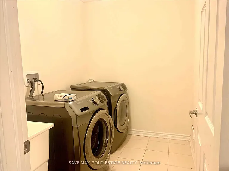 9 Troyer St #UPPER — Photo 11