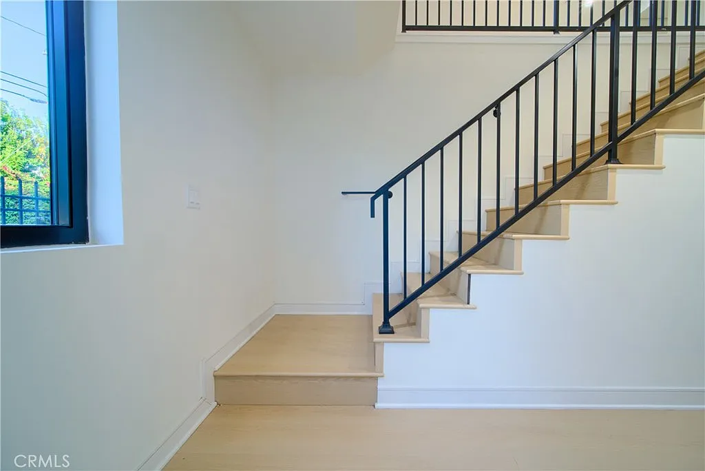 4 bed, 4.5 bath, 1805 sqft, $4,899 — Photo 4