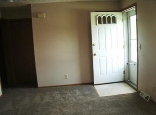 3975 N Meadow Ridge Dr, Warsaw, IN 46582