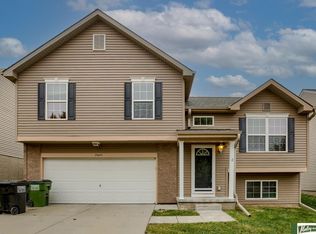 19619 T St, Omaha, NE 68135