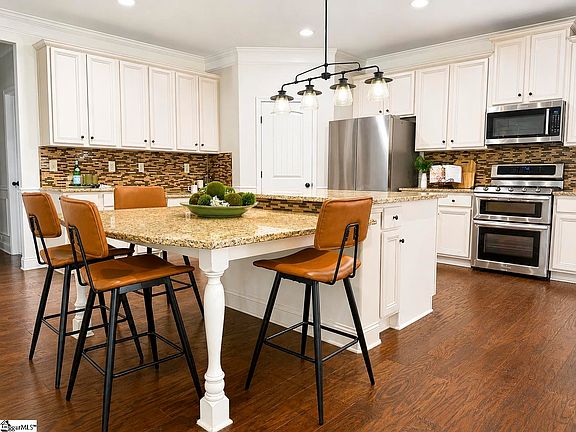 2nd image of 239 Ivy Woods Ct