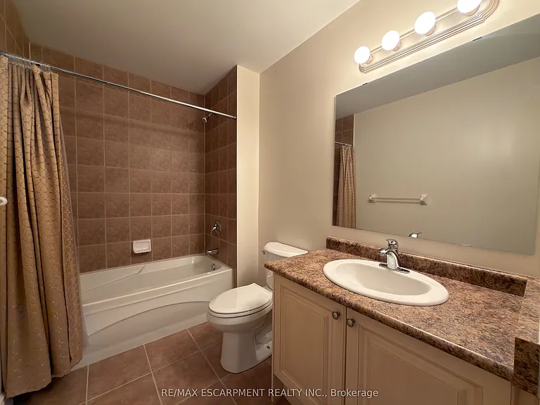 2085 Pine St — Photo 19