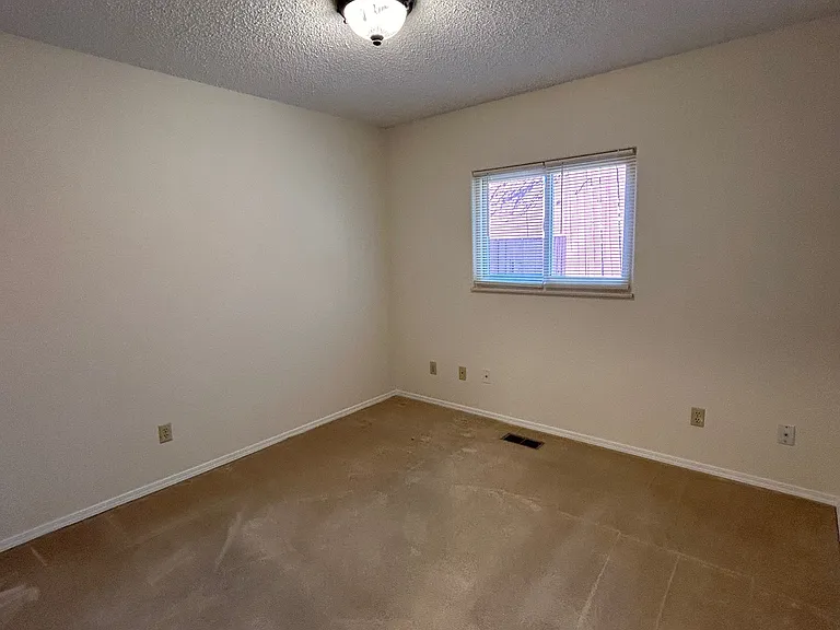 1331 E Parkway Dr #1 — Photo 10
