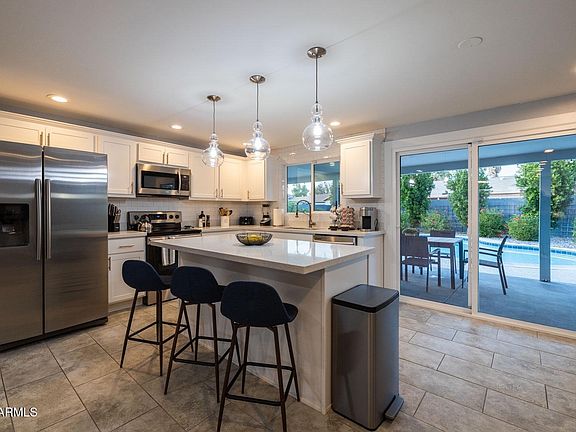 3rd image of 3726 E WINCHCOMB Drive