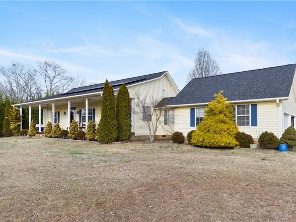 205 Torrington Rd, Walhalla, SC 29691