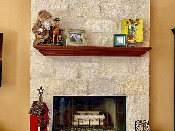 4th image of 609 NW Lupine Ln