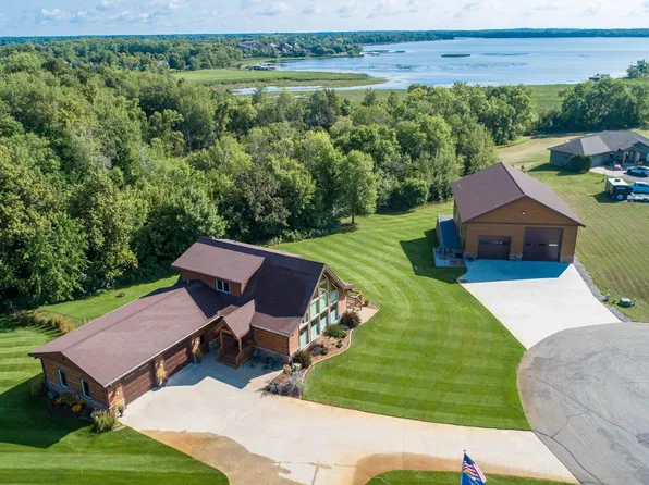 2701 Pristine Bay Ct NW, Alexandria, MN 56308