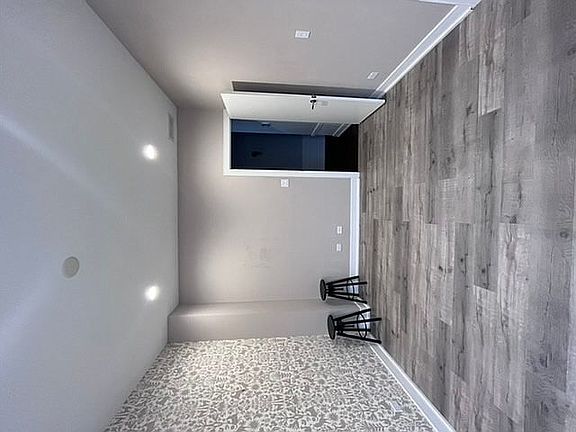 3rd image of 742 N Western Ave #2N