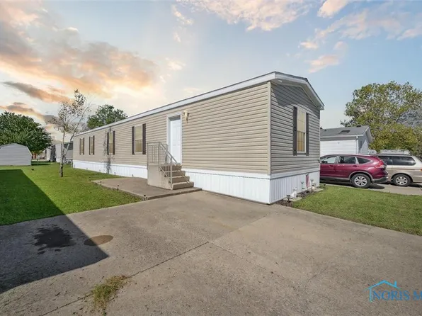 315 Parkview Dr #93, Bowling Green, OH 43402