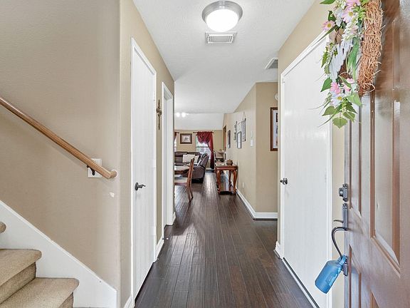 3rd image of 23 Bark Bend Pl
