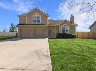 1337 SE 12th Ter, Lees Summit, MO 64081