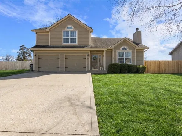 1337 SE 12th Ter, Lees Summit, MO 64081