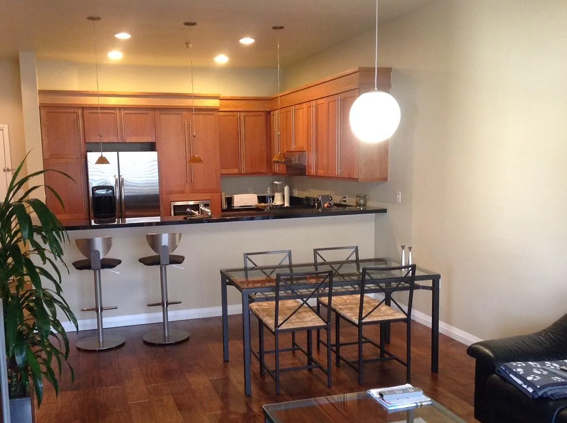 2 bed, 1018 sqft, $2,300 — Photo 3