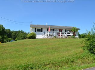 985 Crooked Run Rd, Ravenswood, WV 26164