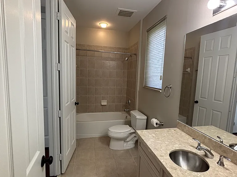 3901 Coral Heights Way — Photo 18