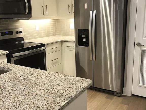 4th image of 235 John St N #108