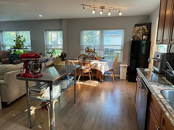 Kitchen & Dining - View #3