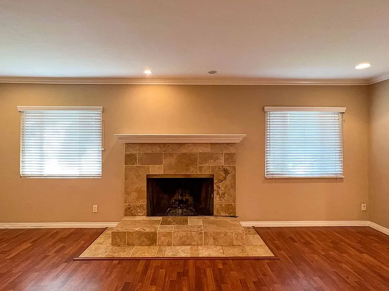 5635 Urban Dr — Photo 18