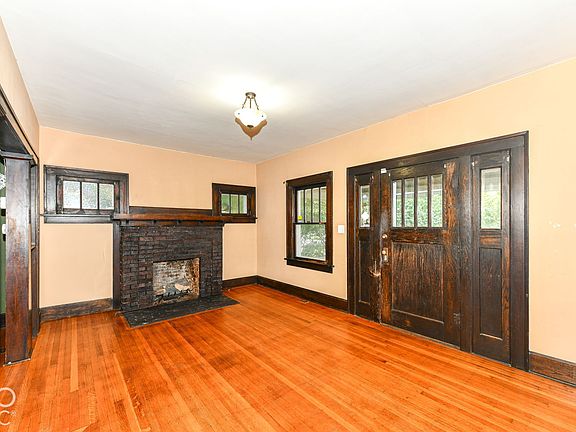 3rd image of 3745 Winthrop Ave