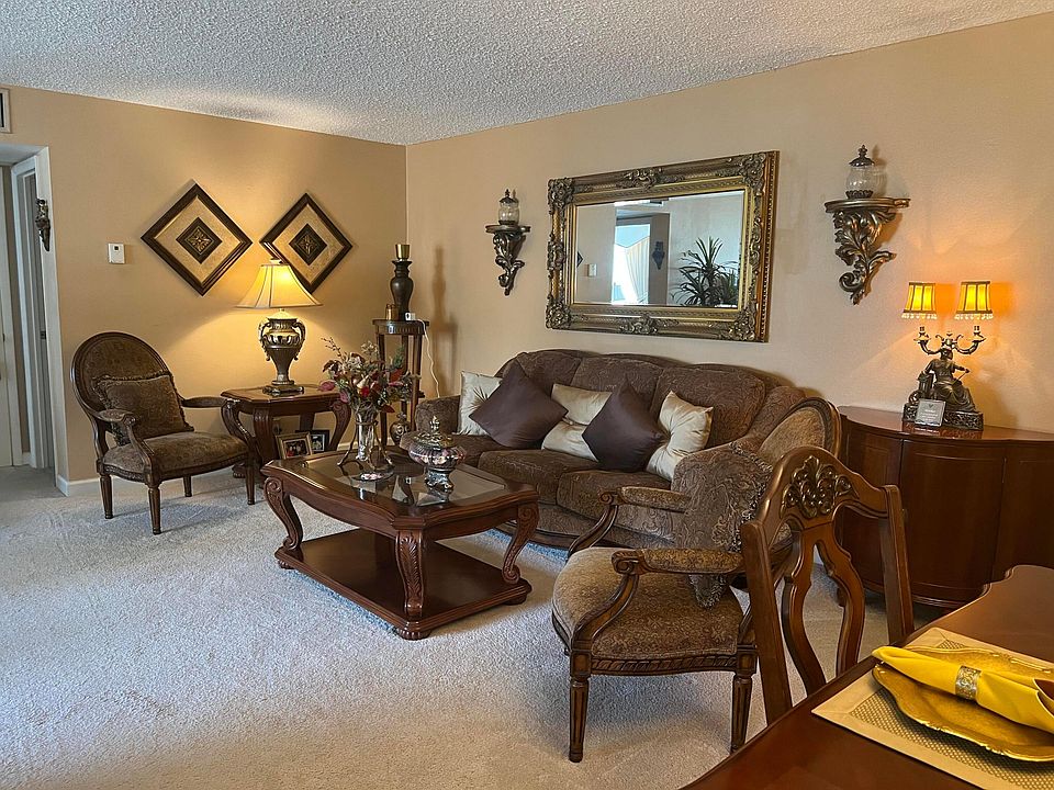 1st image of 942 NE 199th Street #3a