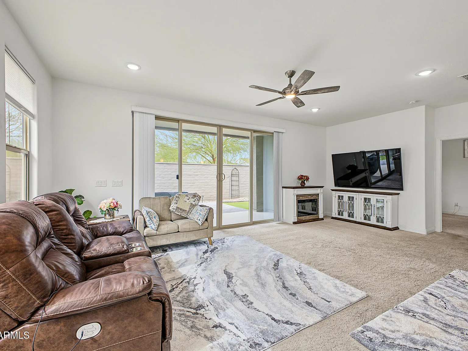 2 bed, 2.5 bath, 1681 sqft, $2,400 — Photo 4