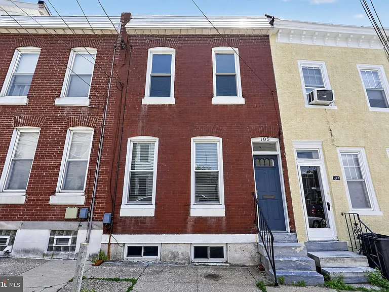 185 Baldwin St — Photo 1