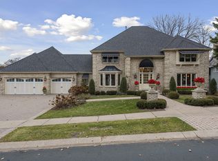 10932 Mount Curve Rd, Eden Prairie, MN 55347