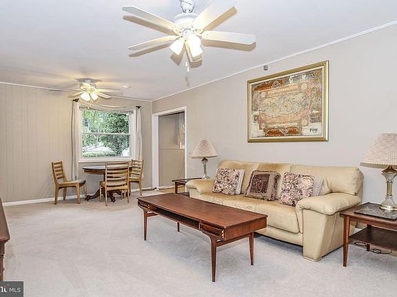 4th image of 7218 Pine Dr