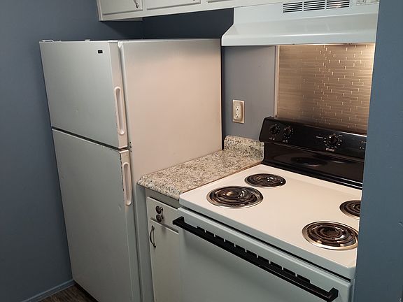 4th image of 711 Arch St #301