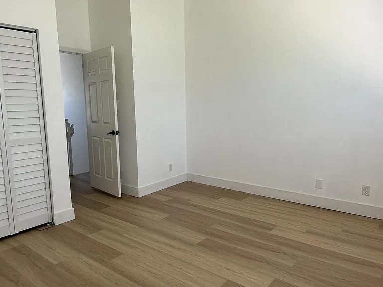 6974 Oak Bridge Ln — Photo 13