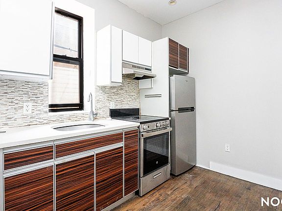 3rd image of 142 Scholes St #10
