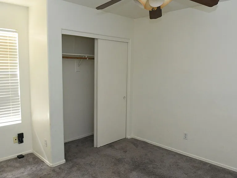 16625 S 46th Pl — Photo 8