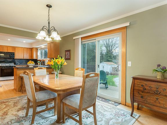 4th image of 3892 Granada Ct NW