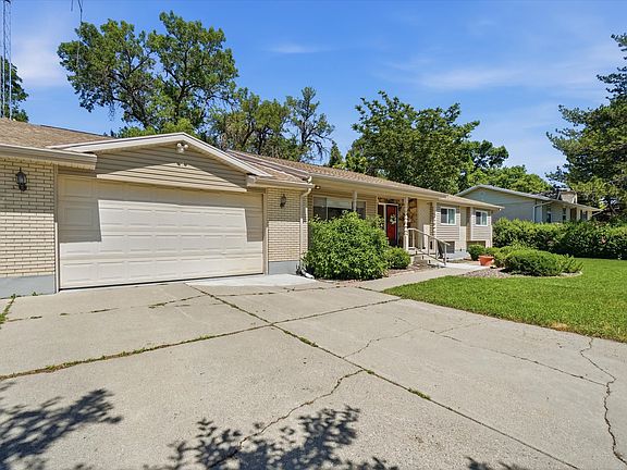 2nd image of 2570 W Blake Dr