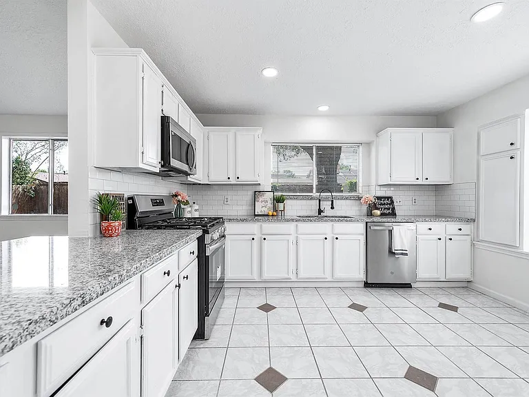 13407 Wells River Dr — Photo 1