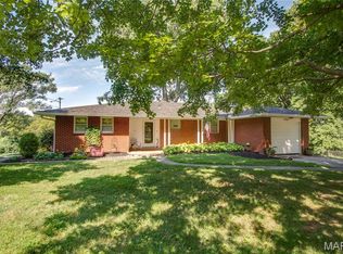 2708 Ridgedale Dr, Godfrey, IL 62035