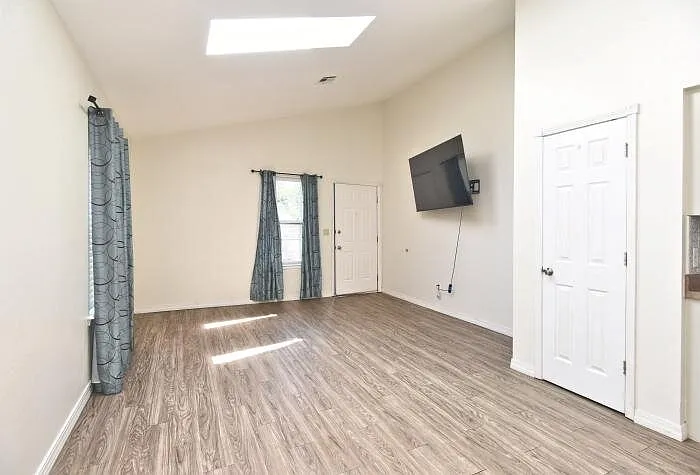 2 bed, 1.0 bath, 920 sqft, $1,395 — Photo 4