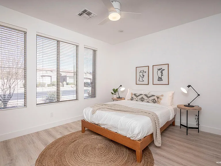4707 E Robin Ln — Photo 12