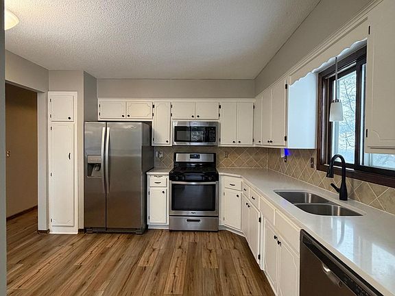 4th image of 8925 Bass Creek Ct