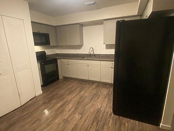 2nd image of 5 N Lemon St