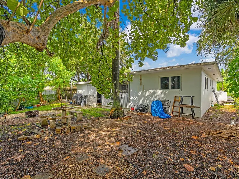 17930 NE 6th Ave — Photo 22
