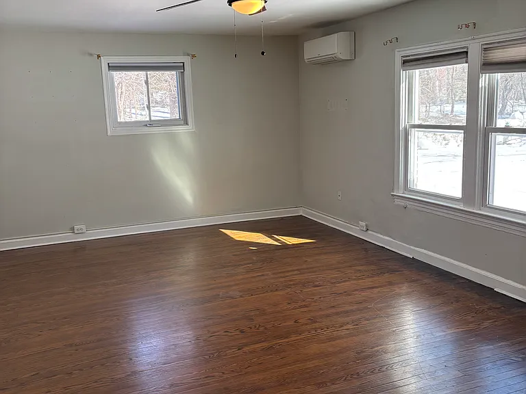 7910 Long Branch Pkwy #6 — Photo 7